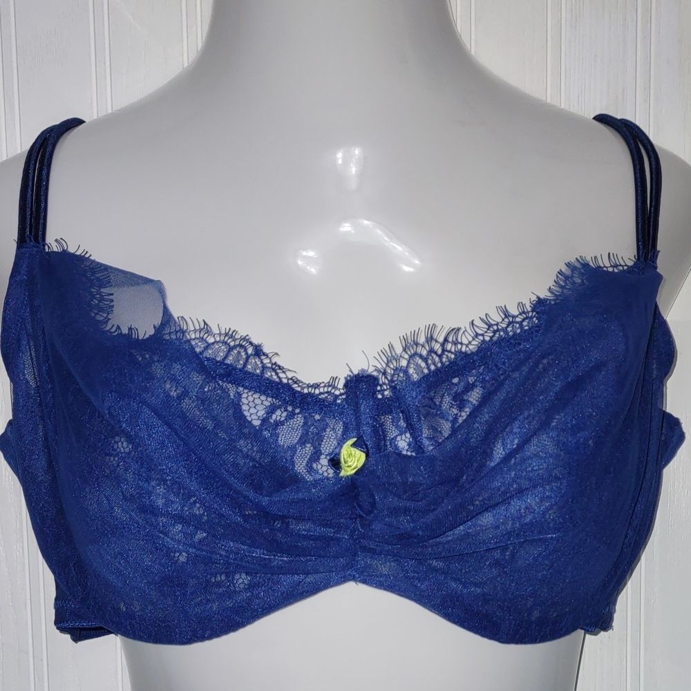 New Without Tags Elegant Romantic Blue Lace Bralette With Flower Decoration
